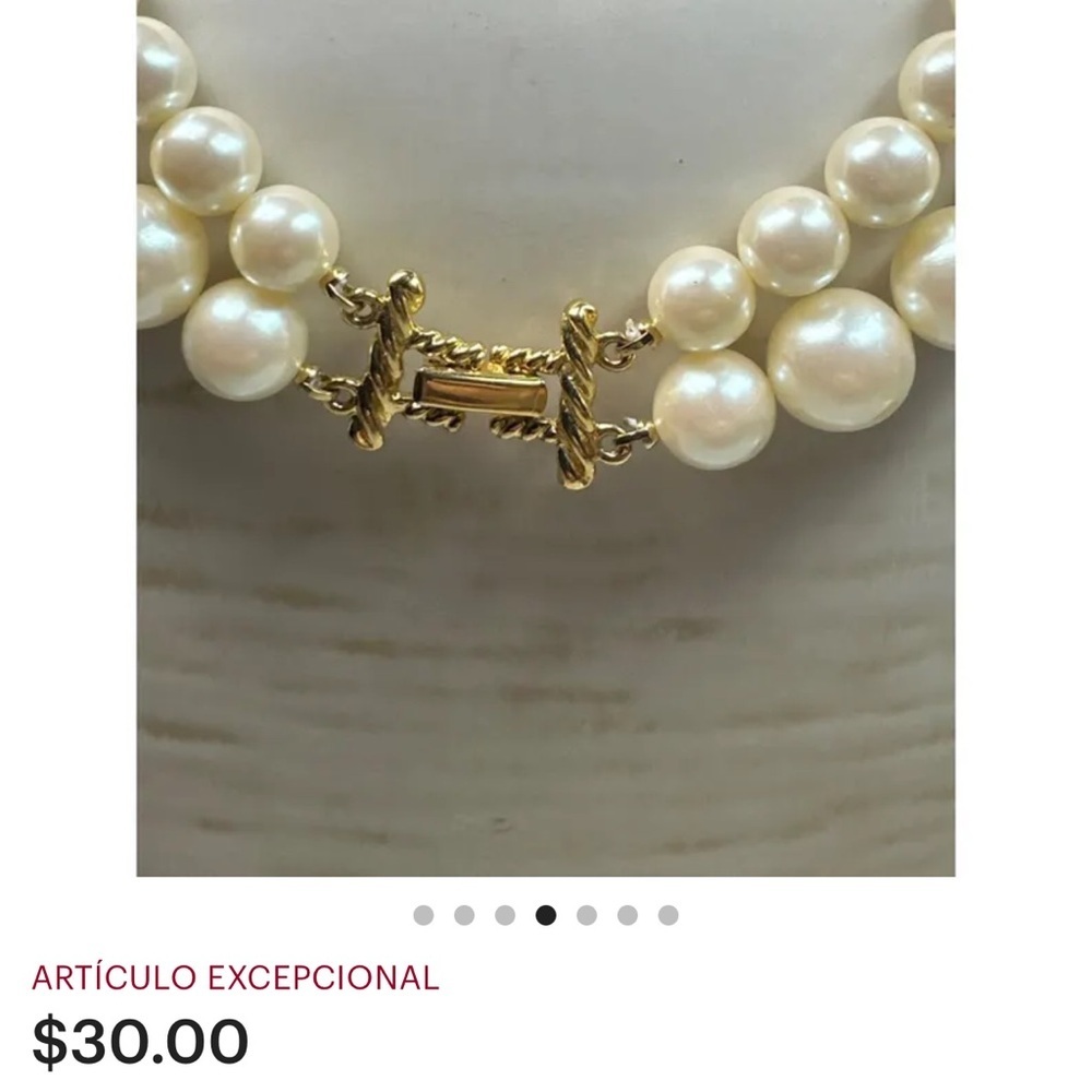 Classic Pearl and Gold Women's Necklace - Picture 6 of 9